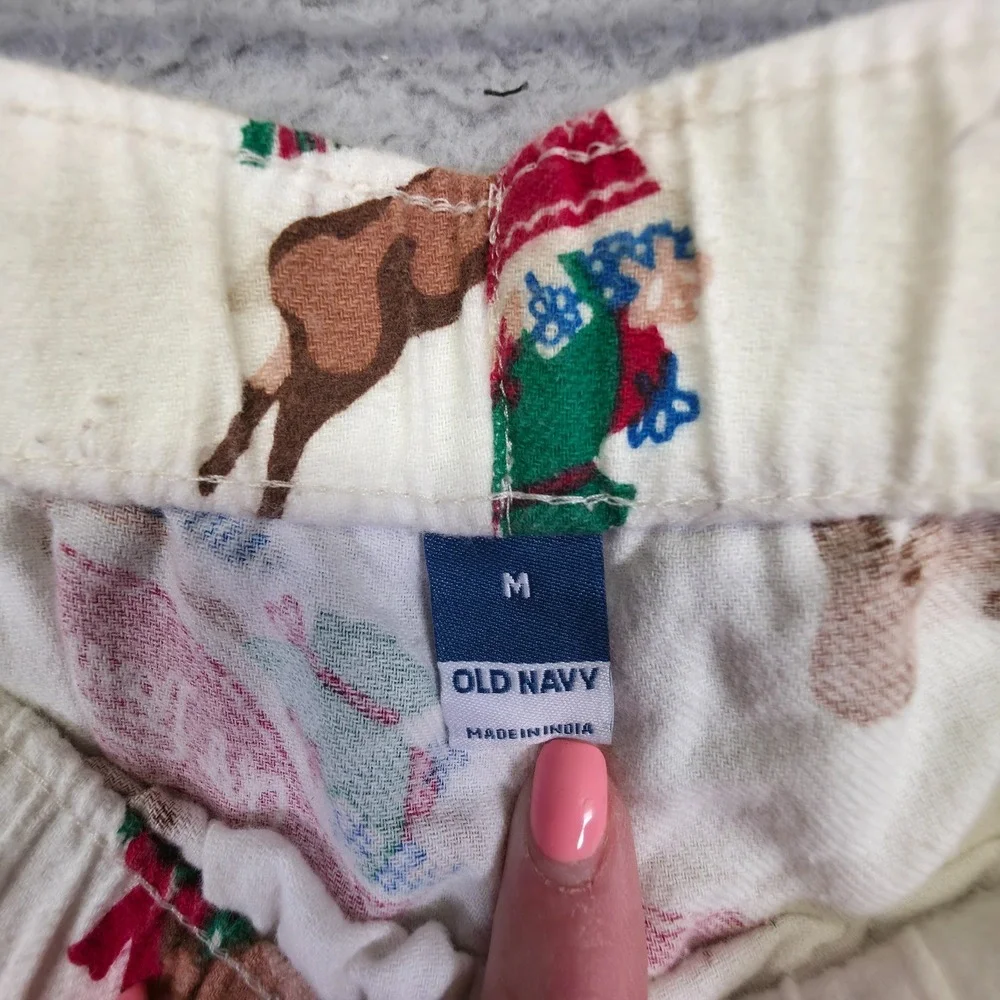 Old Navy Pajama Pants Womens M White Christmas Holiday Reindeer Gifts Loungewear